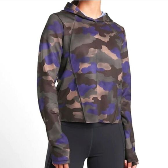 Athleta Pinnacle Sweatshirt Pullover Hoodie in Mantra Print M - Picture 1 of 7